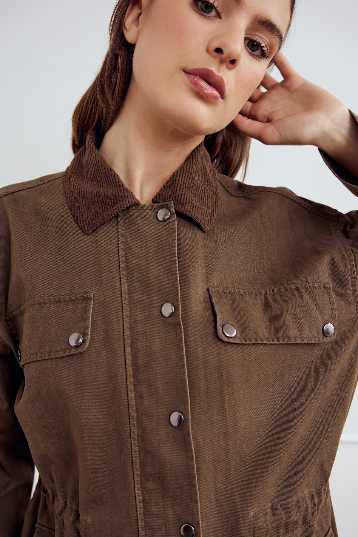 Klara Ytterplagg – Modern Damjacka i Washed Morel