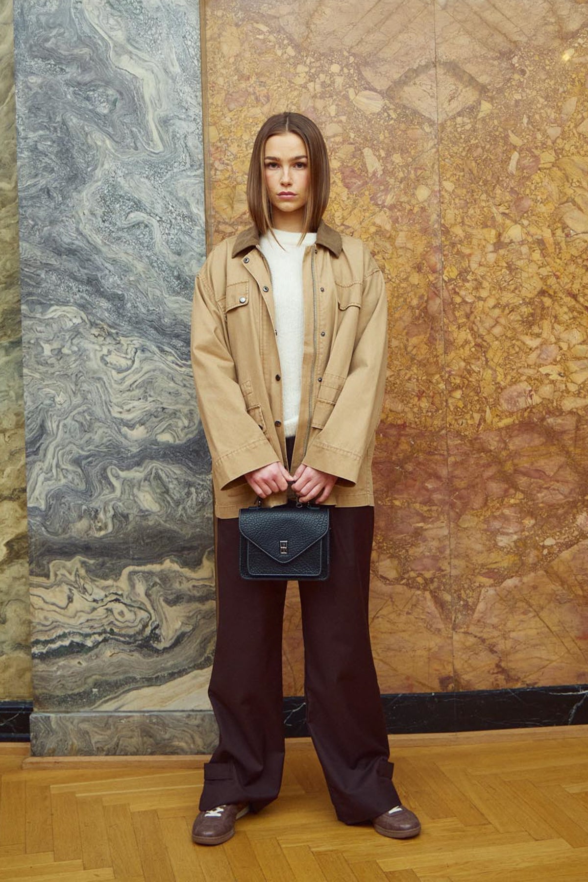 Freja Jacka Washed Sand – Minimalistisk och Tidlös Damjacka