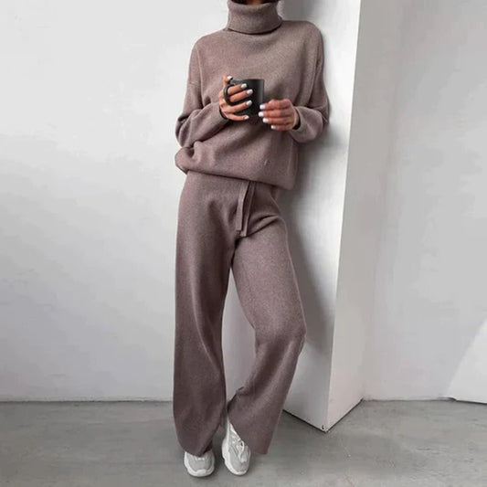 Mirea™ | Strikket lounge-sæt i cashmere-look med skildpaddeskjorte