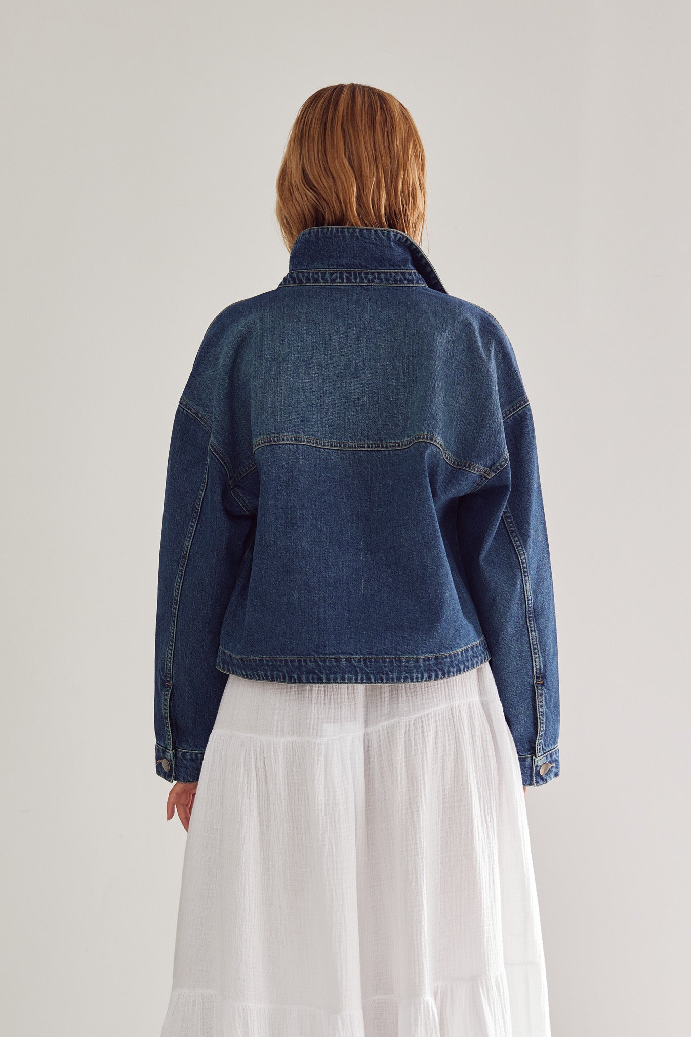 Gunilla Denimjacka – Klassisk Damjacka i Blå Vintage Wash-stil