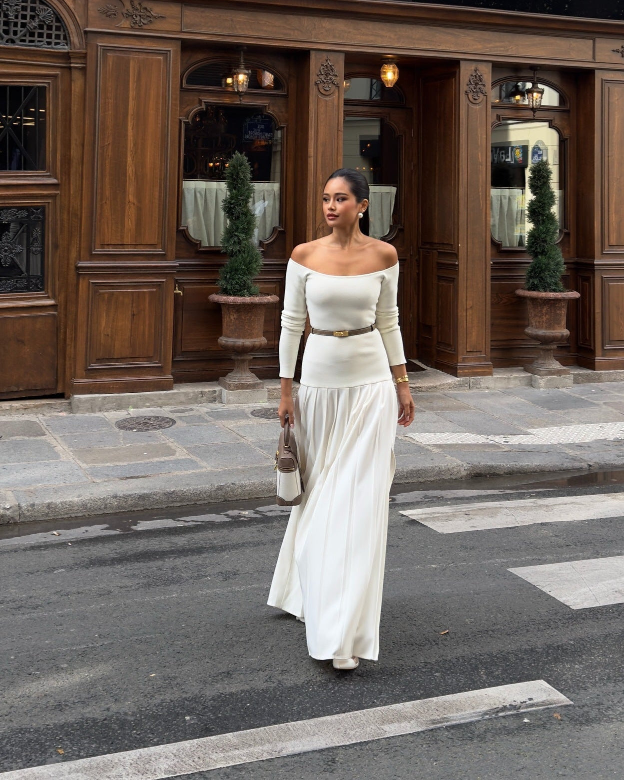 Women's dress off shoulder – fitted bodice – long sleeve – pleated maxi skirt