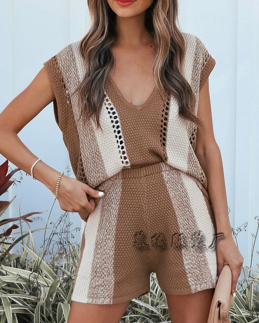 Mirella | Two-piece Set with V-neck in Light Fabric