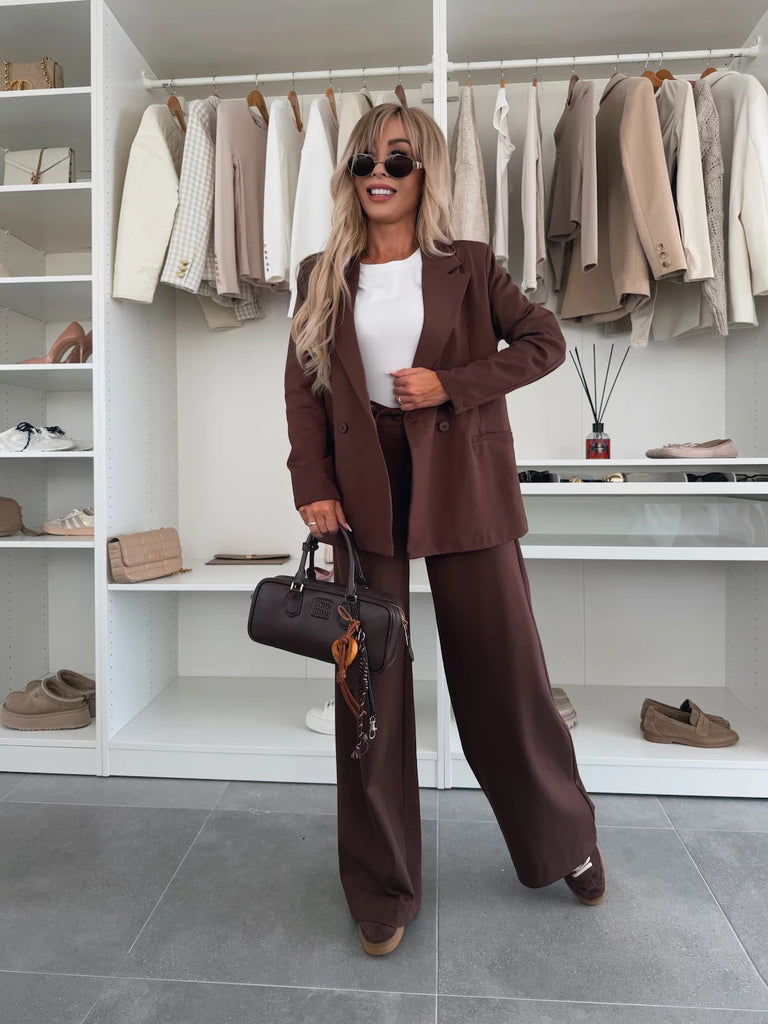 Brynja – Oversized dobbeltradet dameblazer med vide bukser