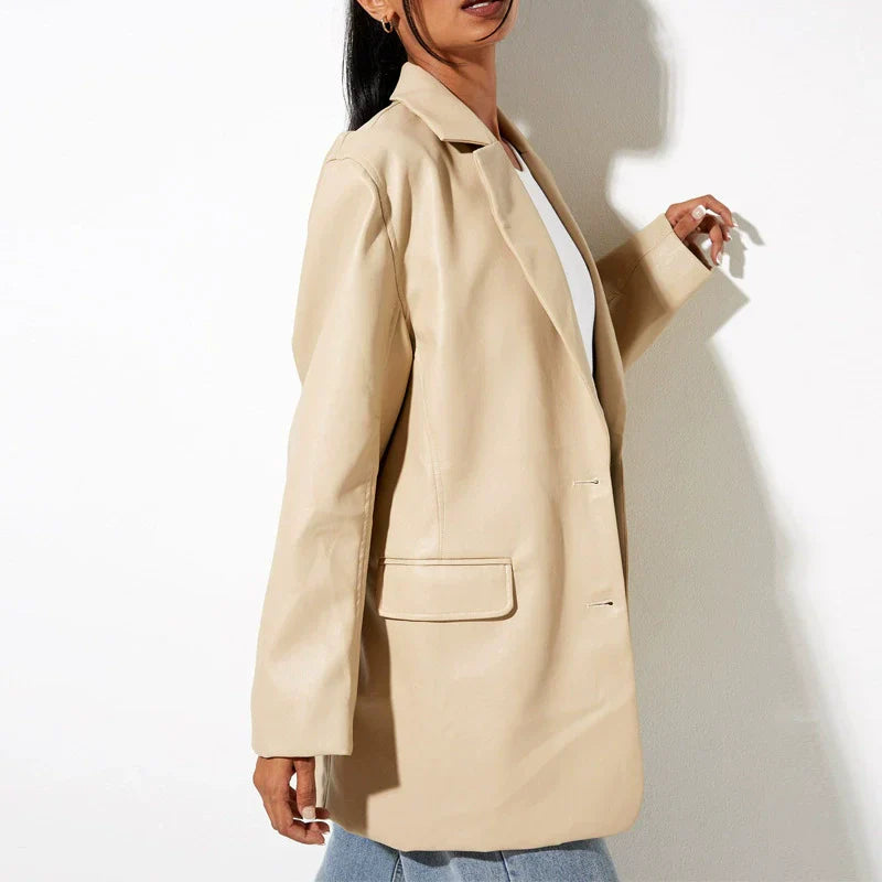 Birgitte – Oversized Blazer in Synthetic Leather with Long-Sleeved Fit
