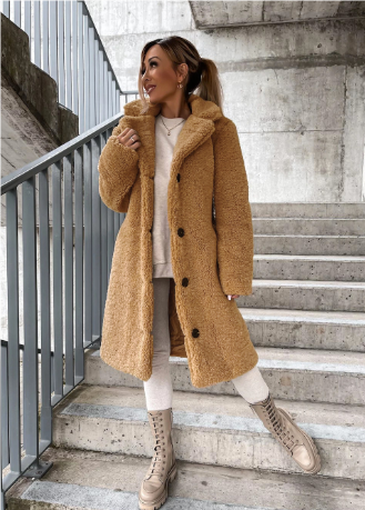 Brynja – Oversized lang teddyfleecejakke med bløde knapper