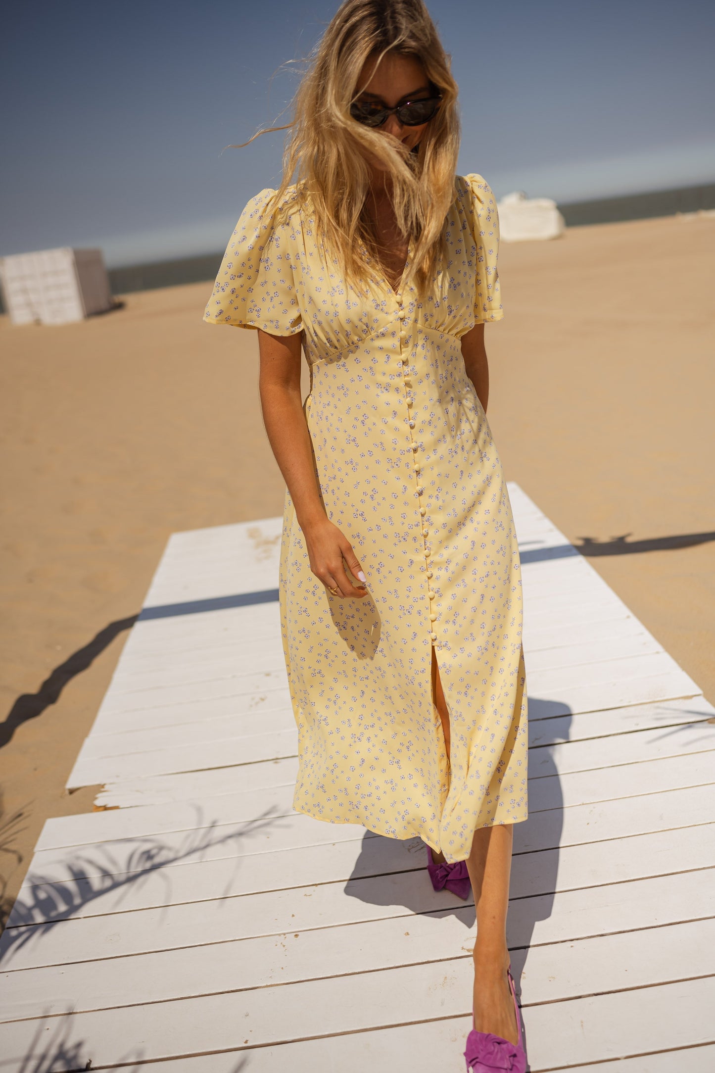 Viola | Blommig Sommarmidiklänning i Lätt Polyester