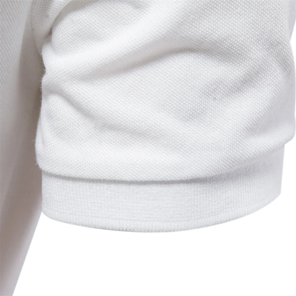 Short-sleeved polo shirt with logo on the chest and buttoning