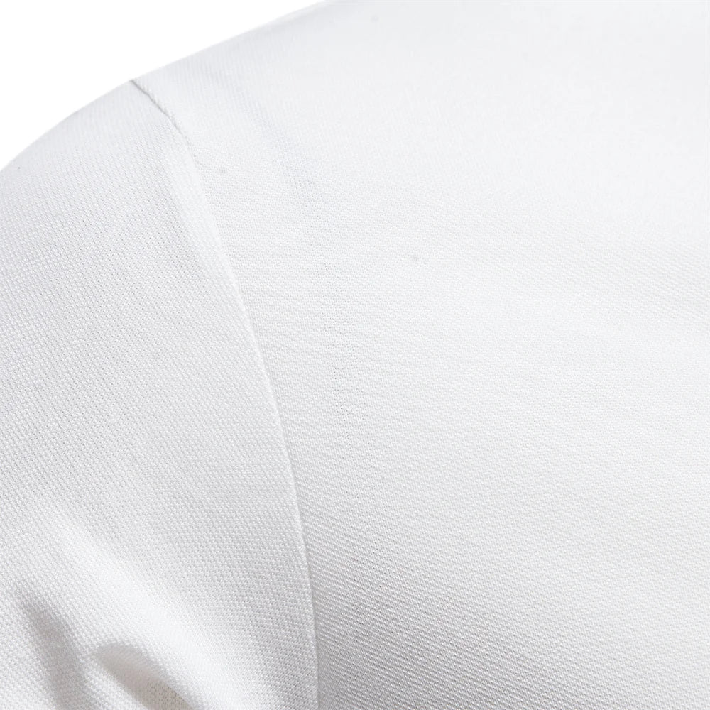 Short-sleeved polo shirt with logo on the chest and buttoning
