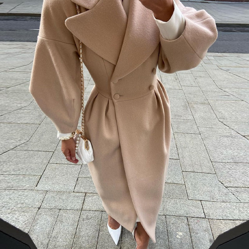 Ottilia – Vändbar Lång Trenchcoat för Dam med Klassisk Bred Krage