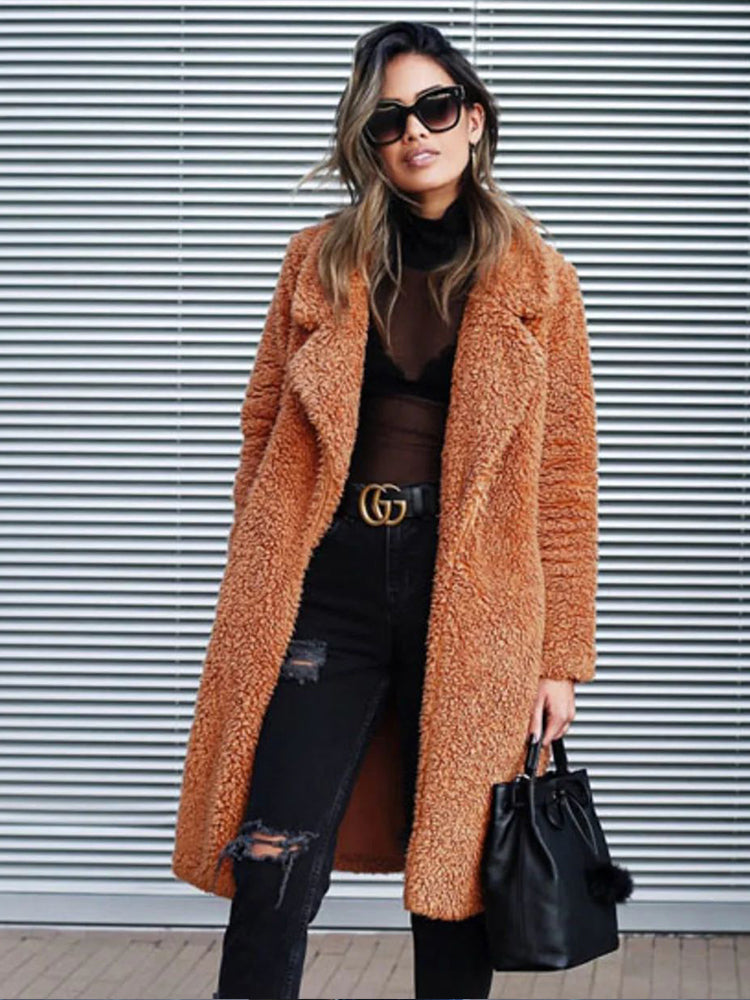 Elowé – Dam Long Jacket in Synthetic Fur – Soft Plush and Elegant Outer Jacket