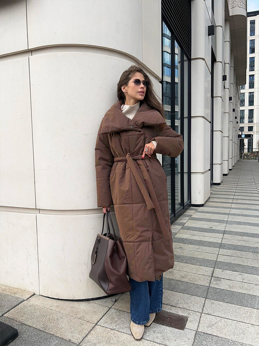 Amorette lang vinterfrakke med bred krave – Elegant dameovertøj