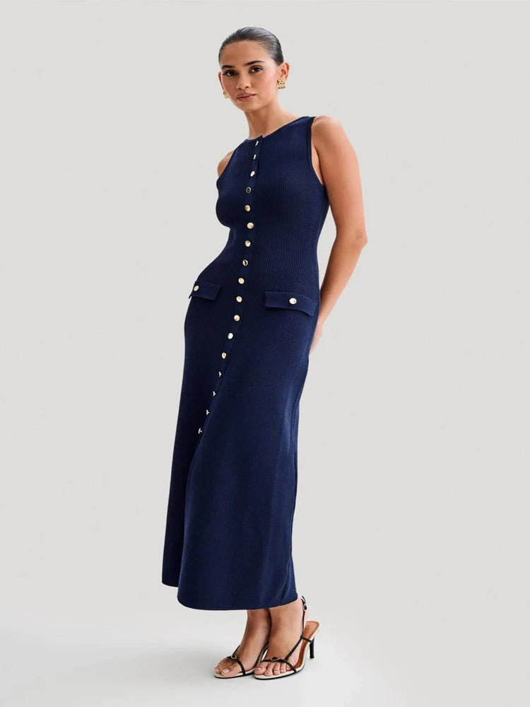 LEONA™ – Summery Knitted Maxi Dress with Buttons and Fitted Silhouette