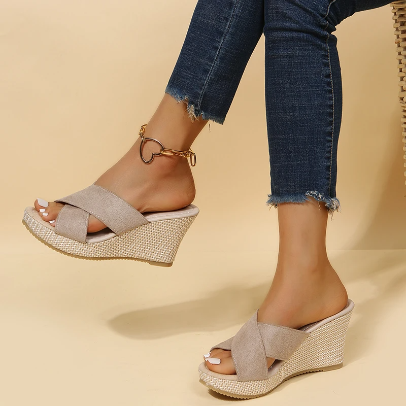 Liora | Elegant Orthopedic Sandals for Summer Comfort