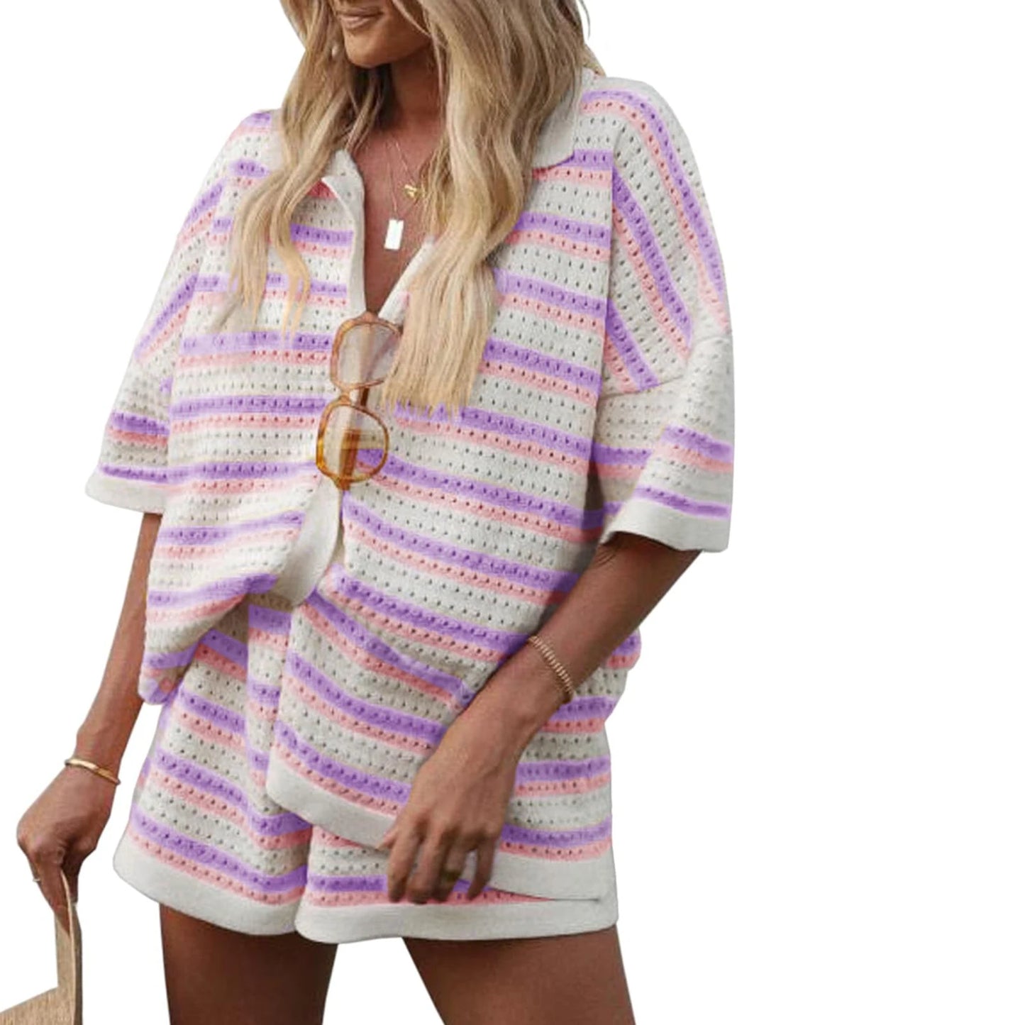 LEONA™ | Randigt lounge-sæt i 2 dele med kortærmet skjorte & vide shorts