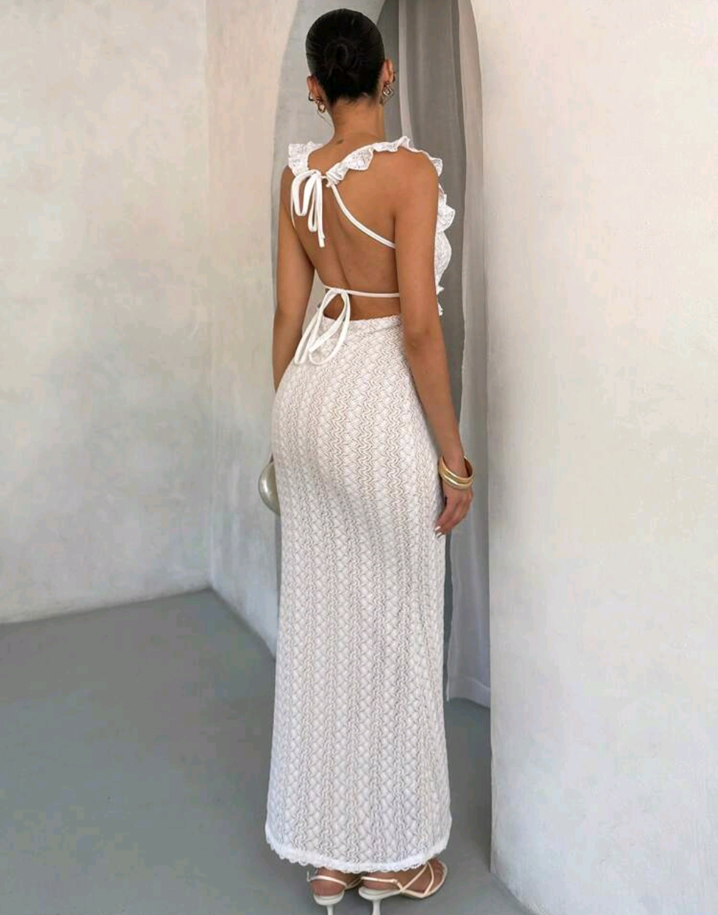 Amara™ | Long Lace Dress with Ruffles & Open Back