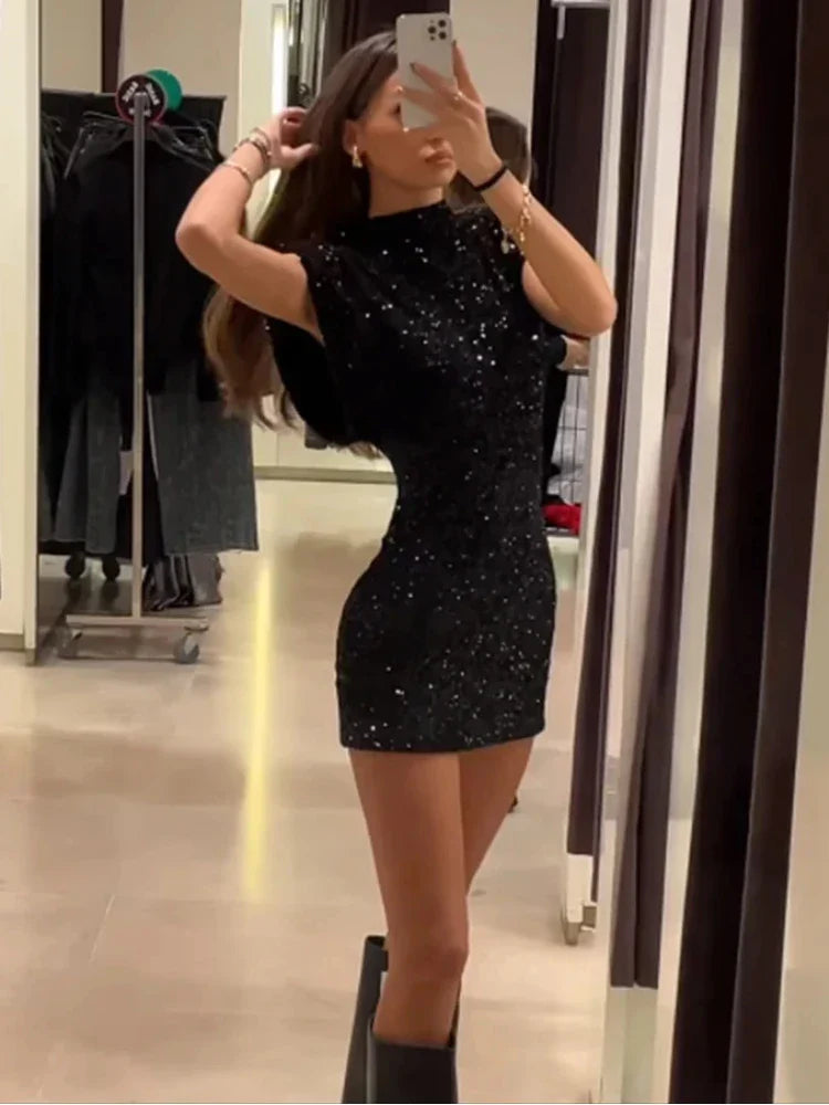 ZARIA | Short Sequin Dress with Figure-Hugging Design
