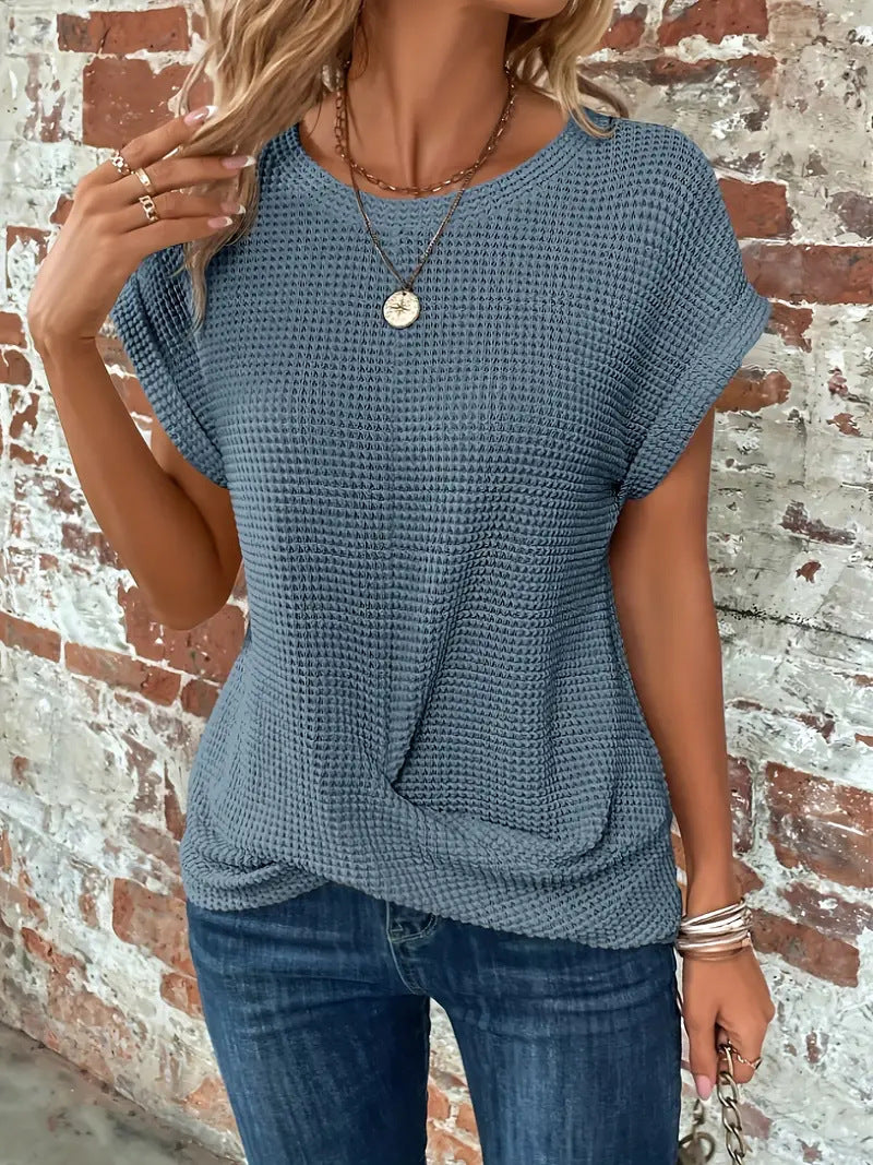 Matilda | Short-sleeved blouse with texture and buttons