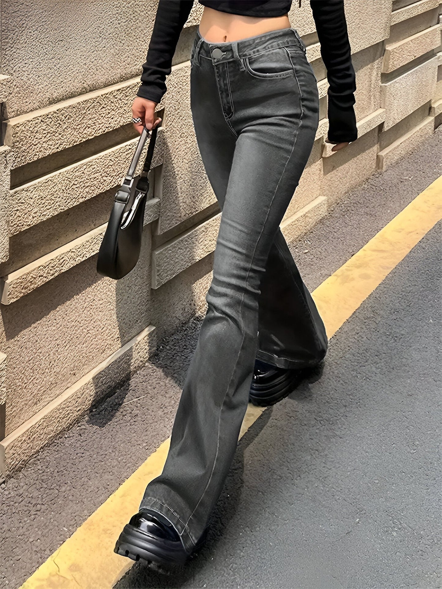 MIRA™ | Flare stretch jeans with mustache detail and high waist