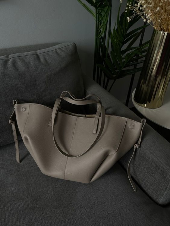CELINA™ | Rymlig skuldertaske i vintage stil