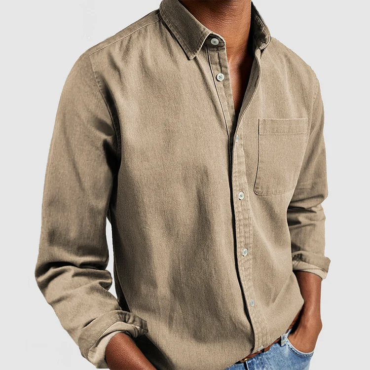 Casual long-sleeved shirt with button closure
