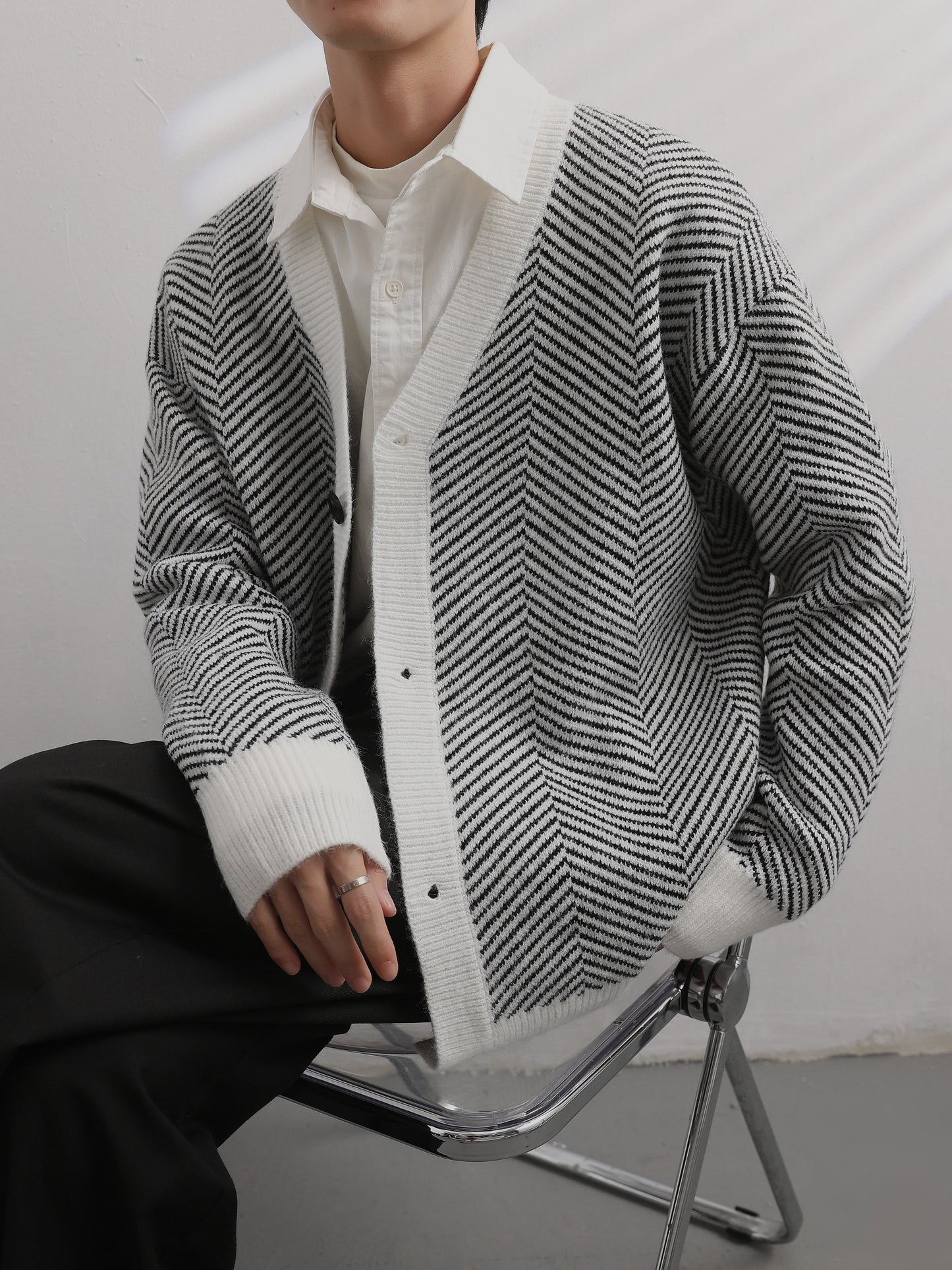 Thorsten Stylish Striped Loose Cardigan – Trendy Men’s Knitwear
