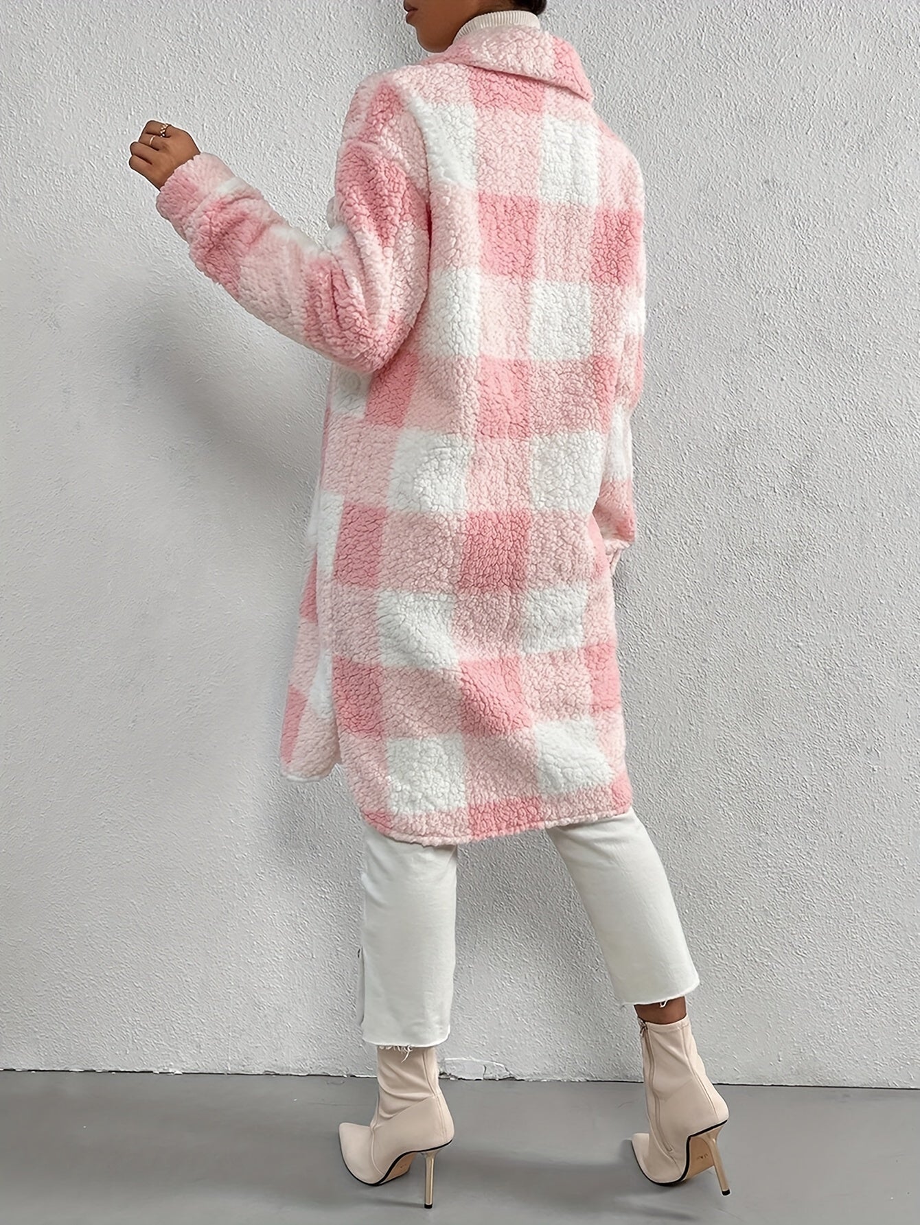 Dorotea – Warm Women's Jacket in Teddy with Classic Checkered Pattern
