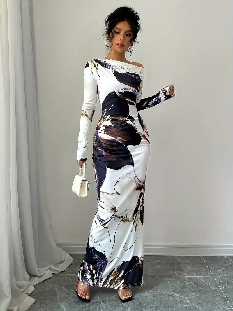 Seraphina Maxiklänning – Off Shoulder Grace med Mönstrad Charm