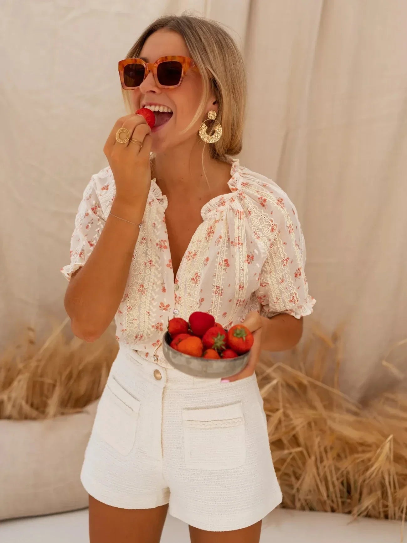 LEONA | Summery Floral Blouse with Romantic Feel