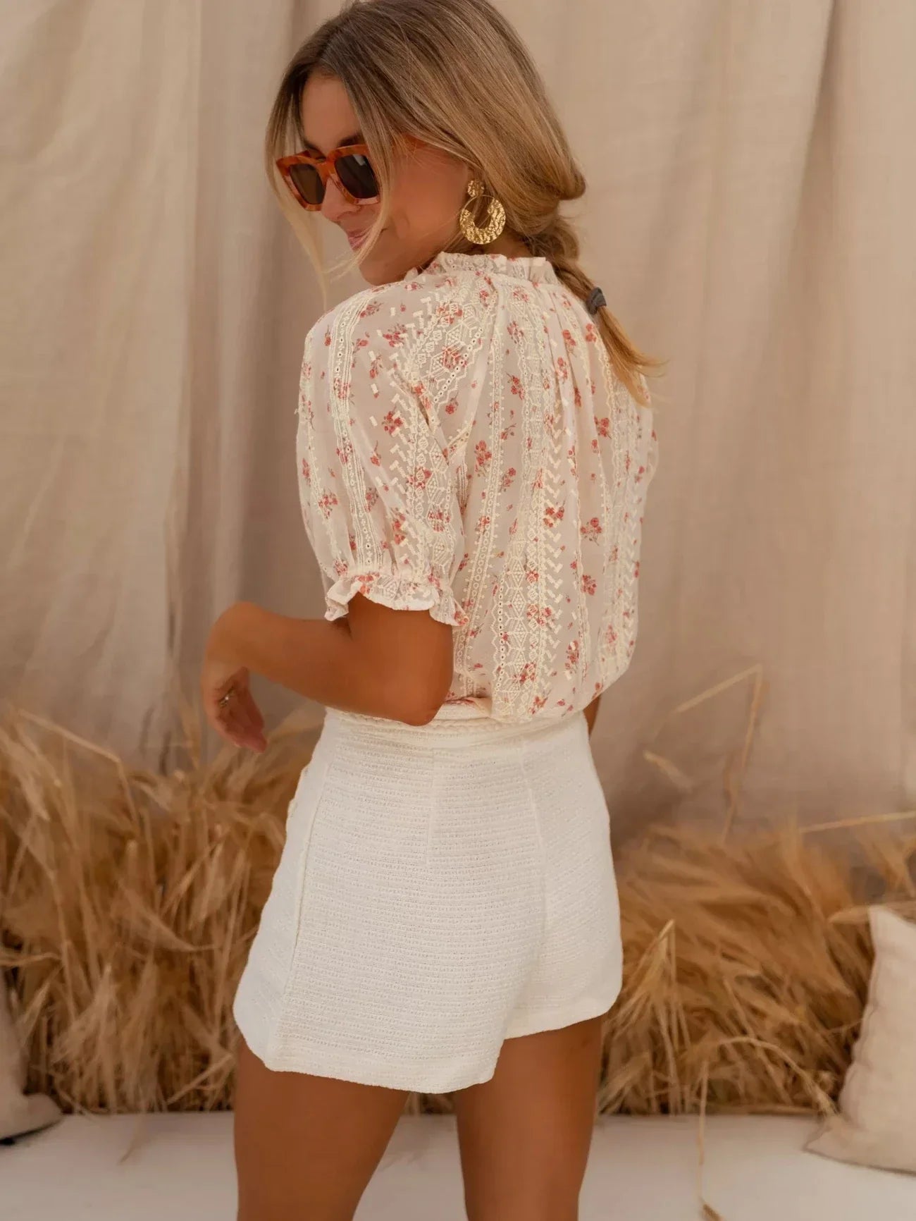 LEONA | Summery Floral Blouse with Romantic Feel