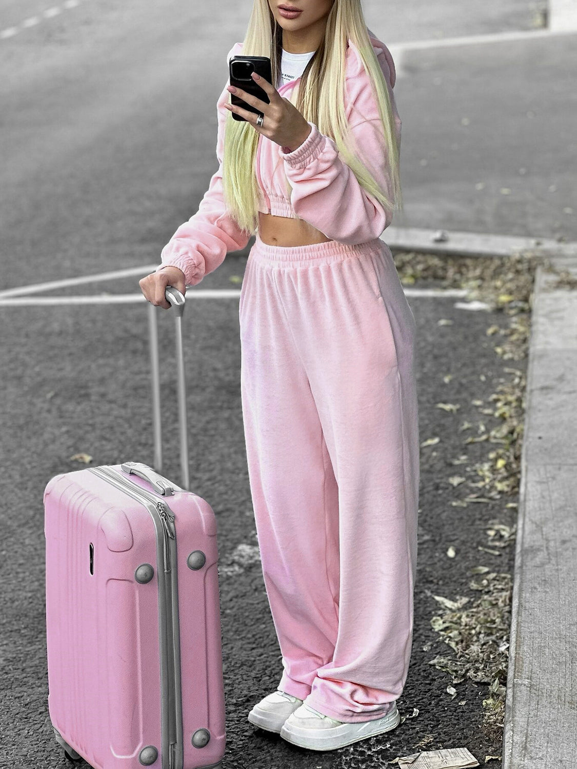 Elskea – Dam Croppad Hoodie & Lounge-Set