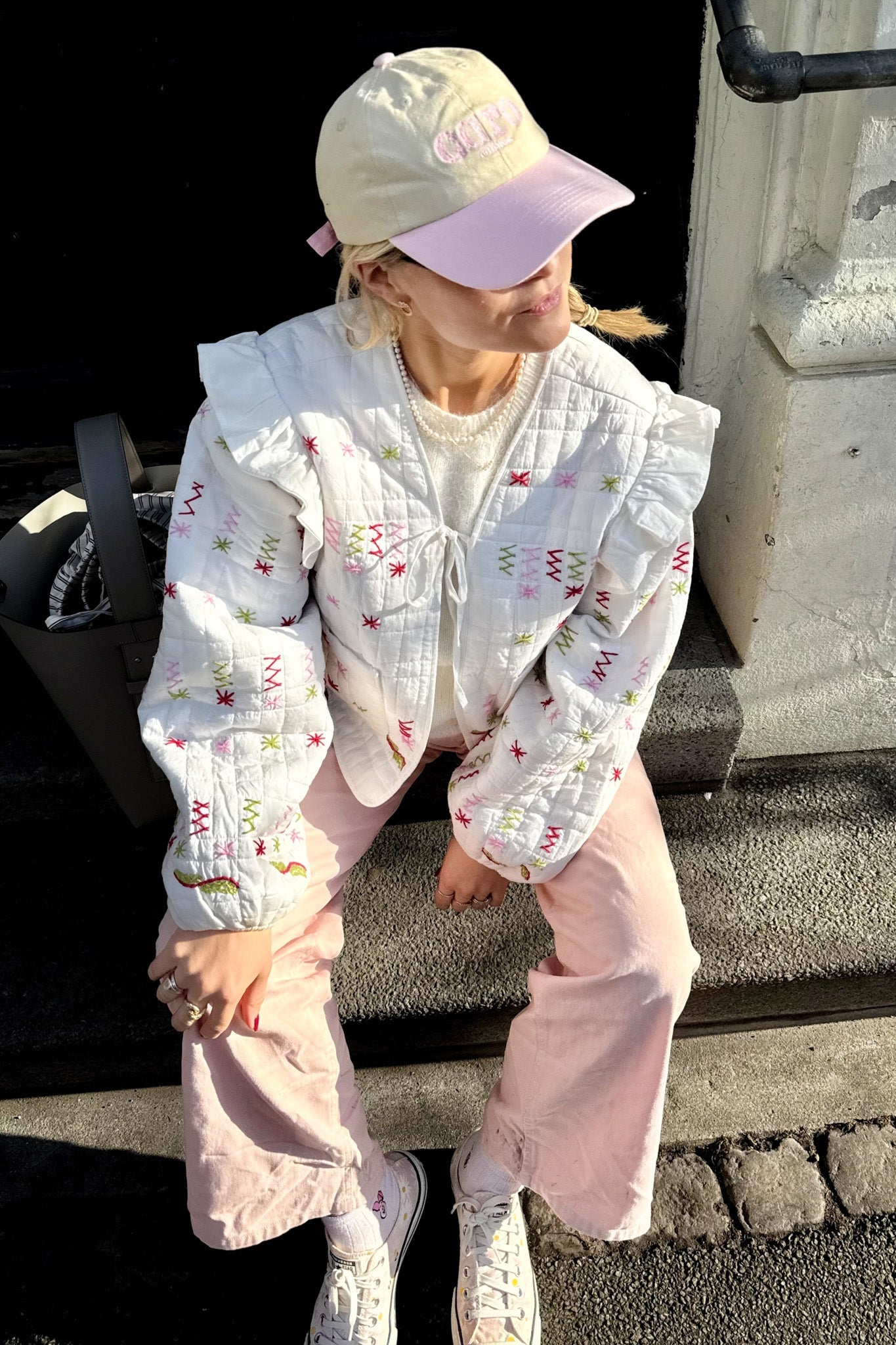 Ebba Jacka Ivory – Elegant och Lätt Damytterplagg