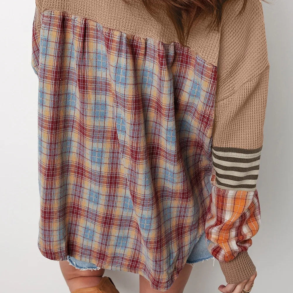 Corisande Dame Patchwork Sweater – Stribede og Ternede Ærmer