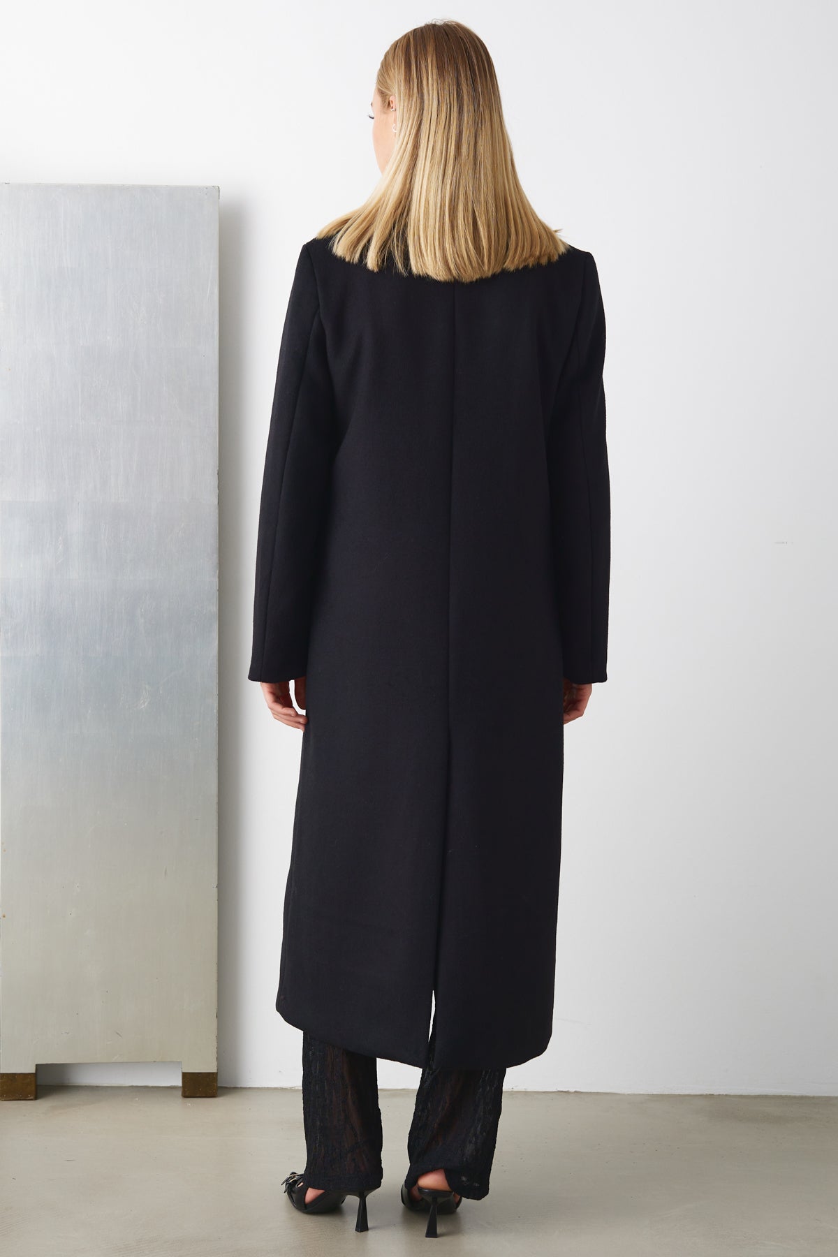 Elisabet Black Coat – Elegant Women's Coat for Winter