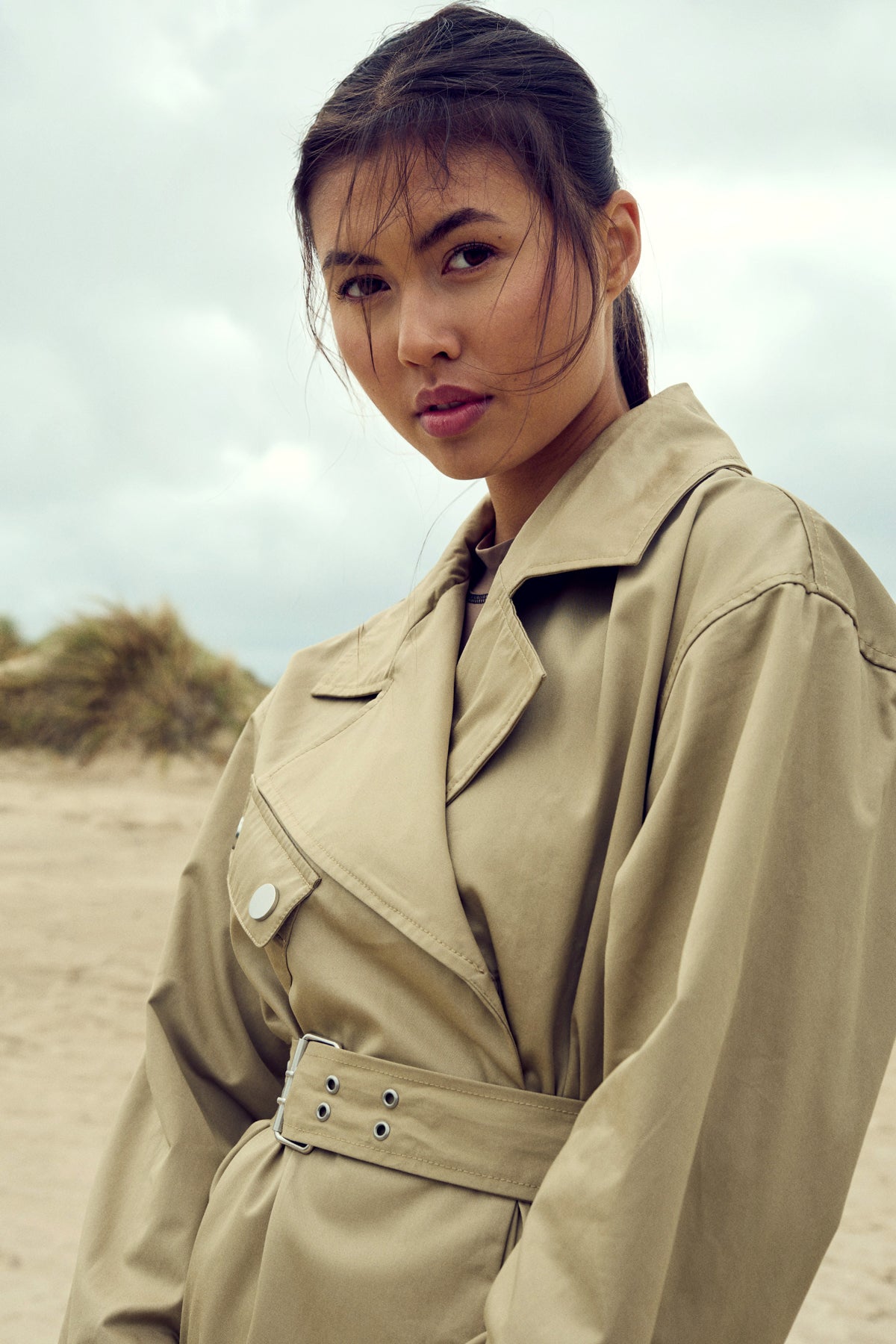 Carina Kappa Warm Sand – Tidlös och Stilfull Damkappa för Vintern
