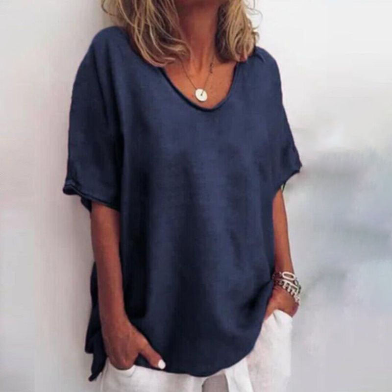 Karin | Blouse with round neckline and rolled sleeves