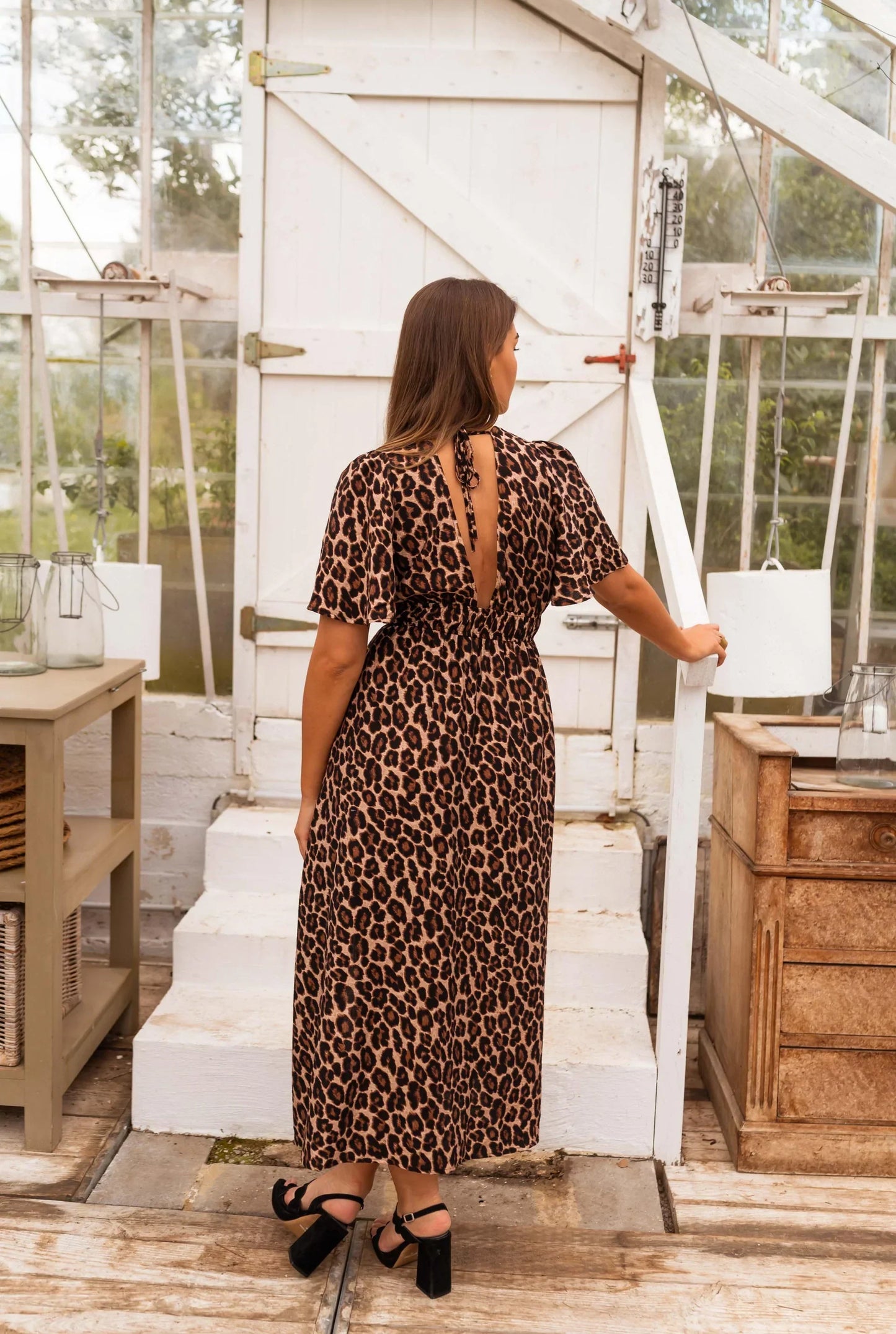 Leona | Maxikjole i leopardmønstret genanvendt polyester