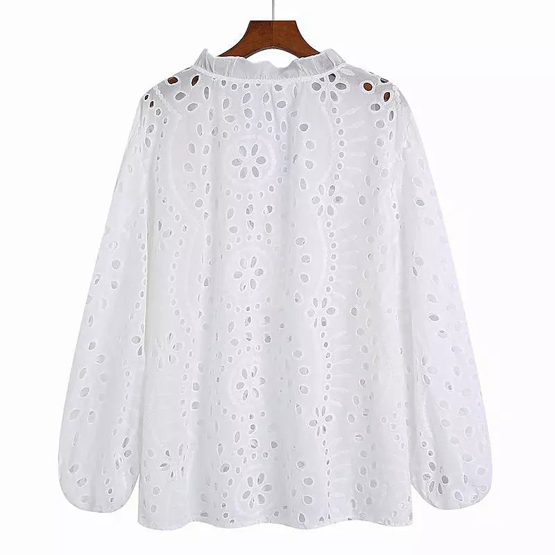 Elsie | Broderet sommerbluse i luftig polyester
